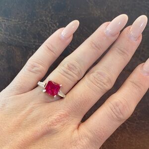 Elegant Silver Ring with Rose Gemstone